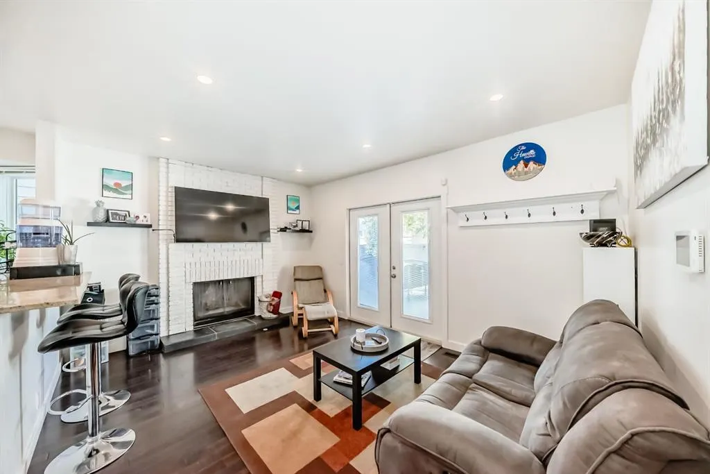 208 Woodbine Boulevard SW
