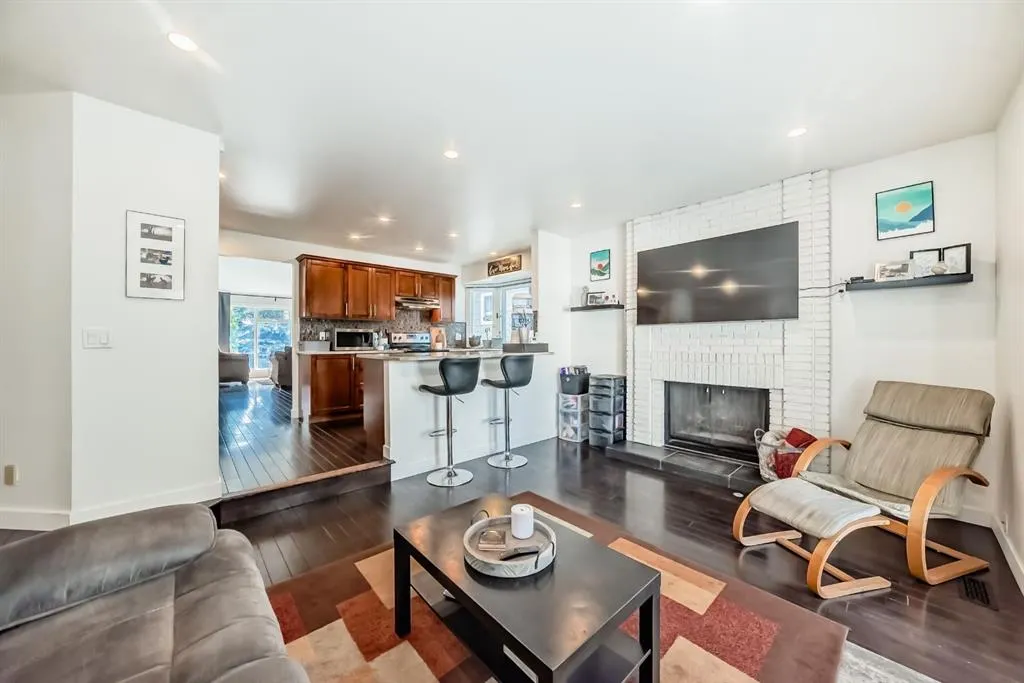 208 Woodbine Boulevard SW