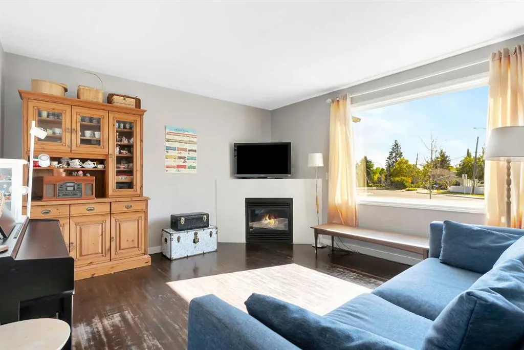314 Regal Park NE