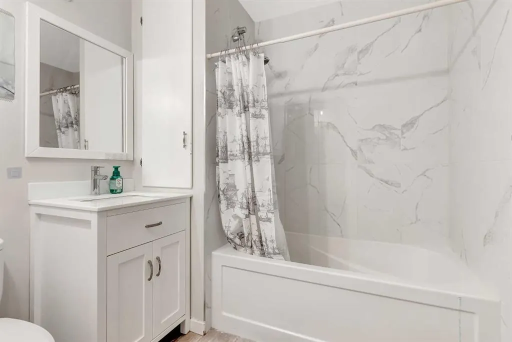 314 Regal Park NE