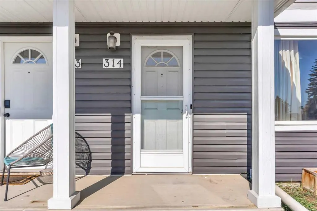 314 Regal Park NE