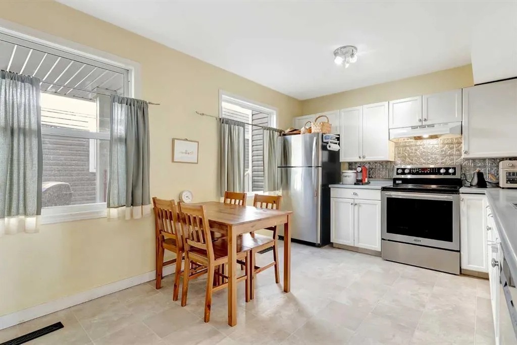 314 Regal Park NE