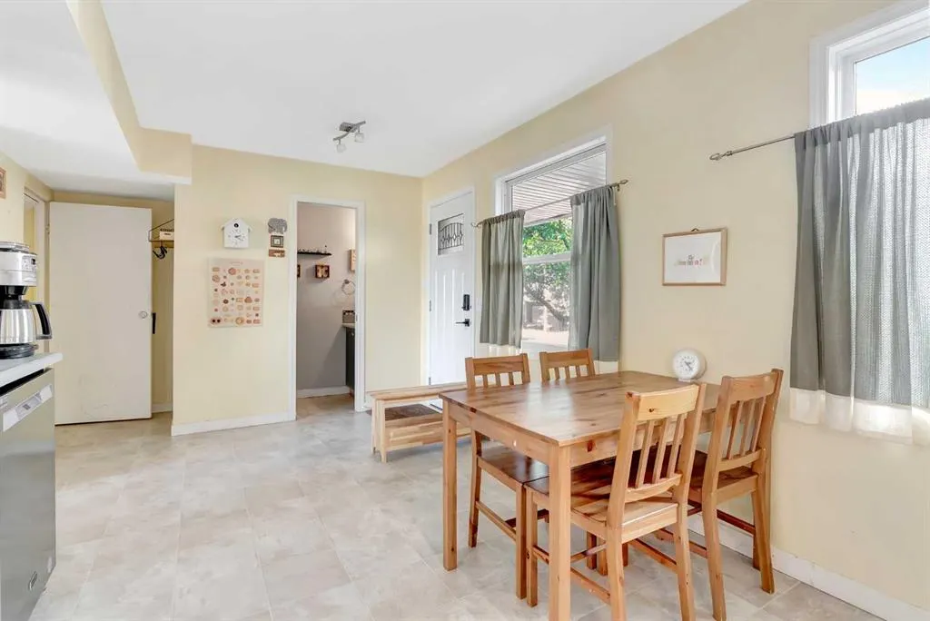 314 Regal Park NE