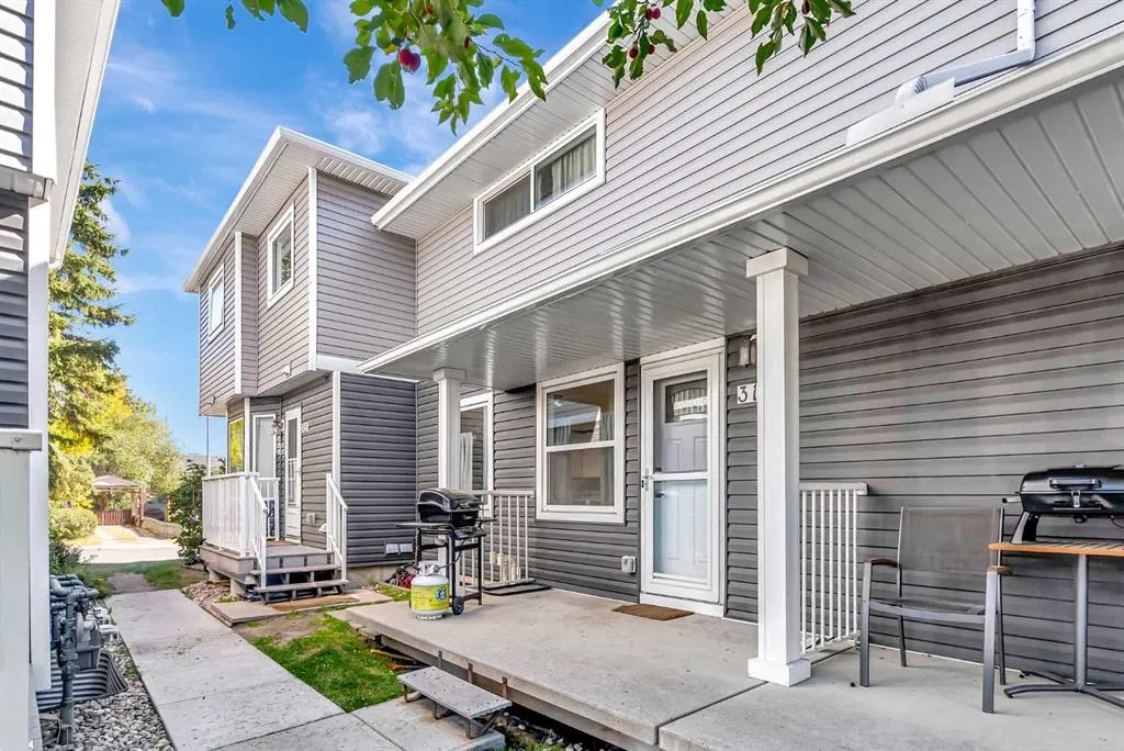 314 Regal Park NE