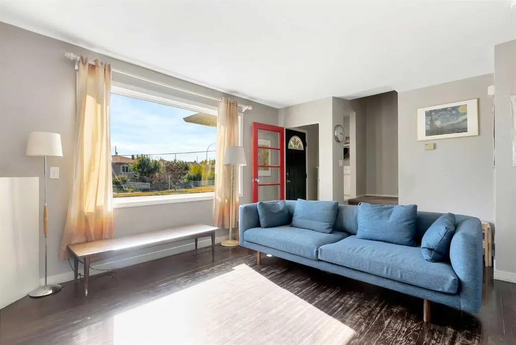 314 Regal Park NE
