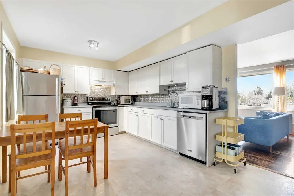 314 Regal Park NE