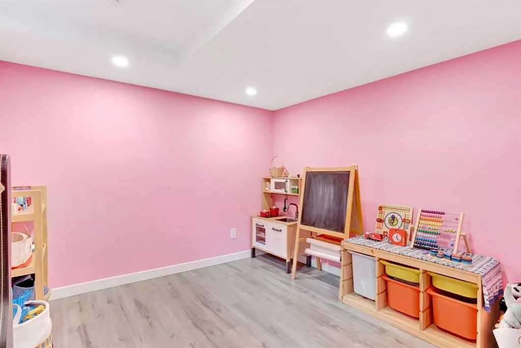 314 Regal Park NE