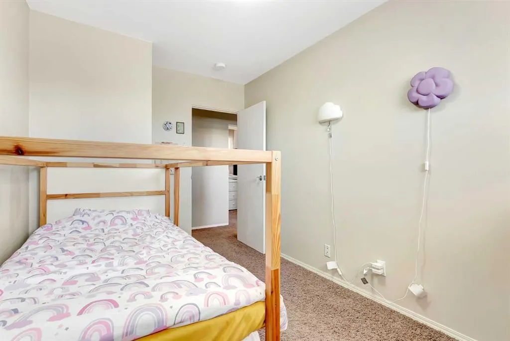 314 Regal Park NE