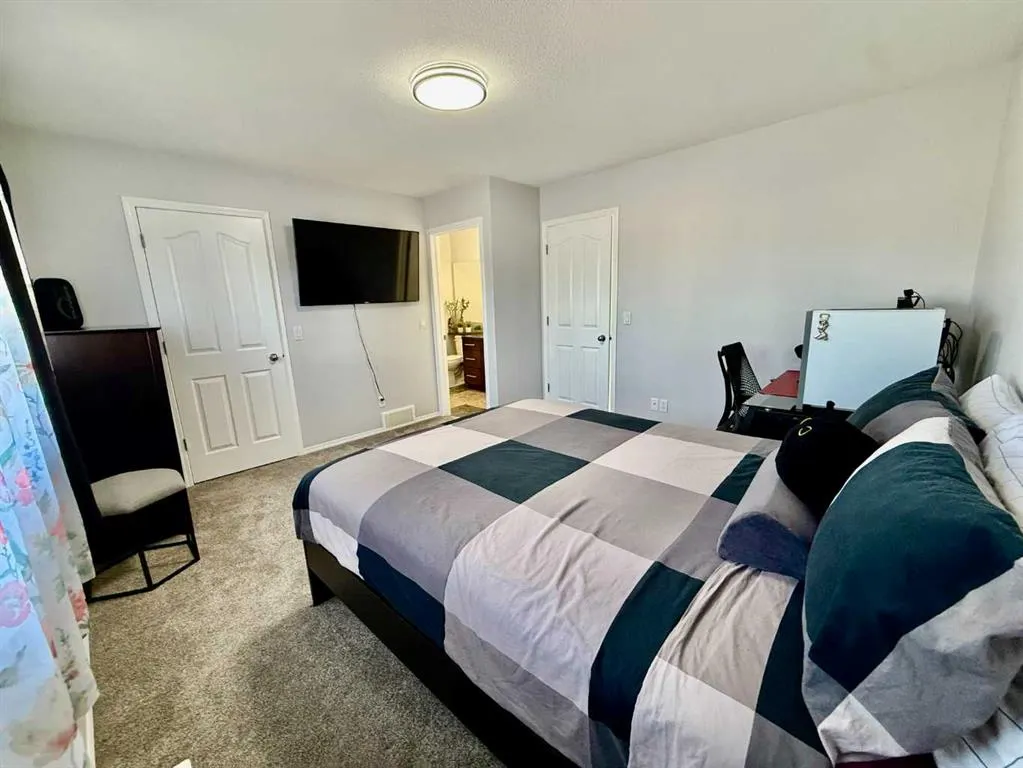 43 Bridlecrest Road SW