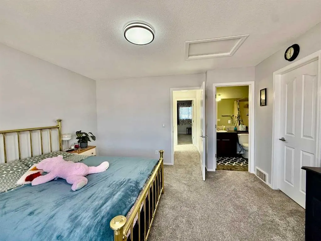 43 Bridlecrest Road SW
