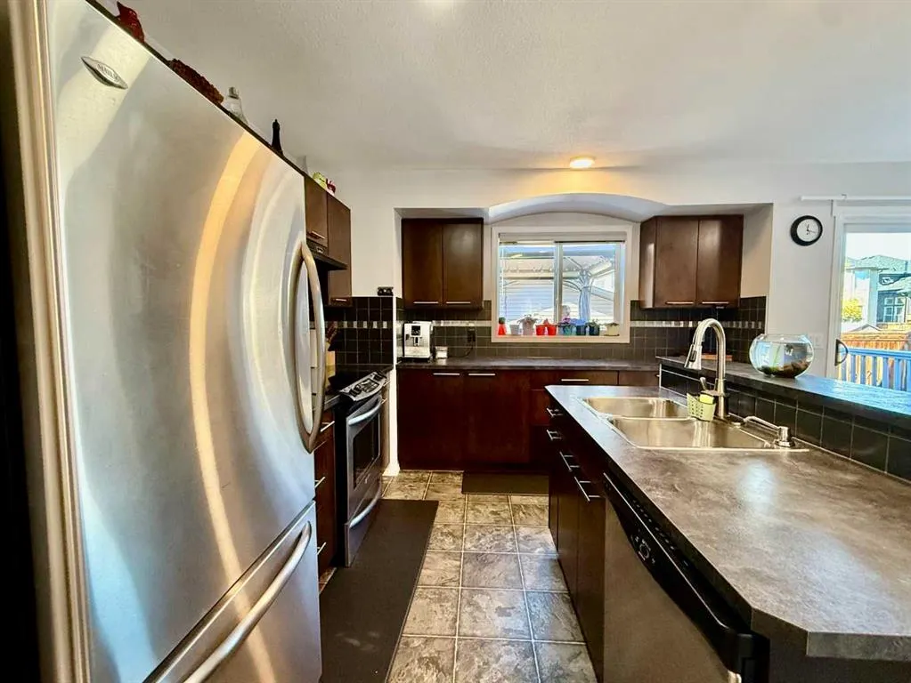 43 Bridlecrest Road SW
