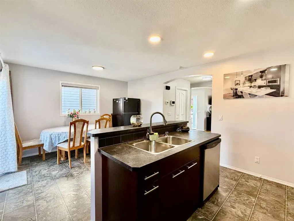 43 Bridlecrest Road SW