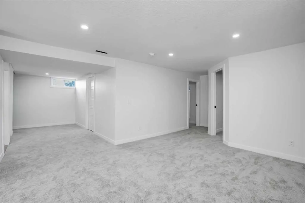 264 Penbrooke Close SE