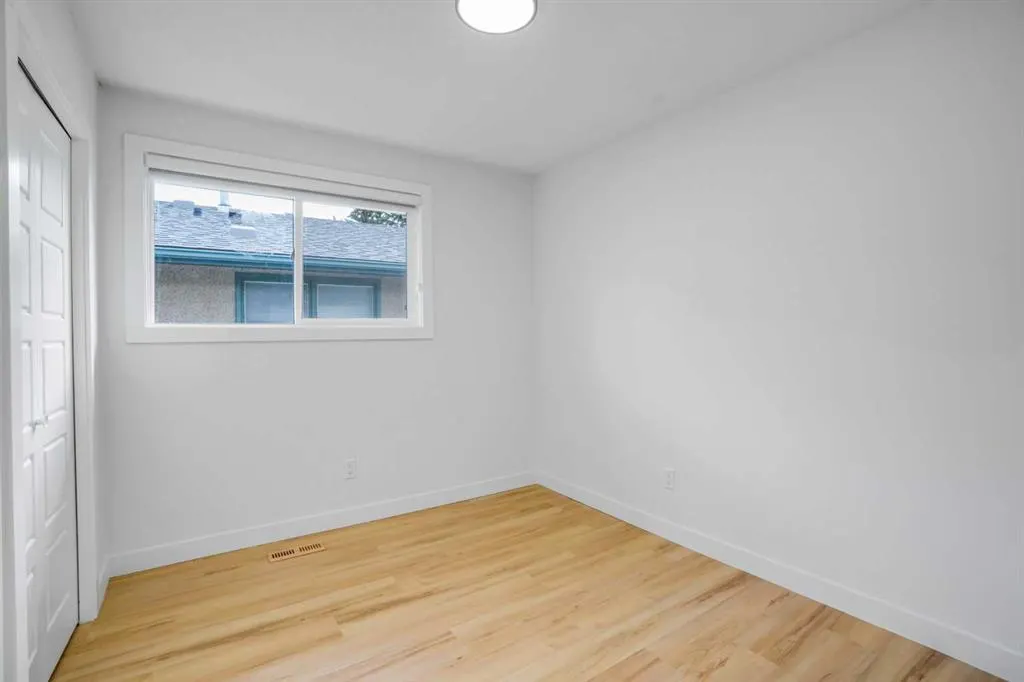 264 Penbrooke Close SE