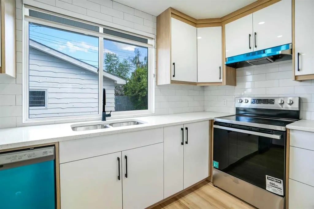 264 Penbrooke Close SE