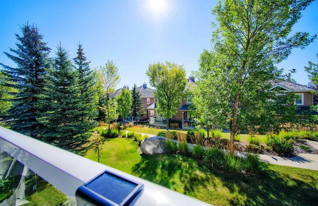 155 Royal Manor NW