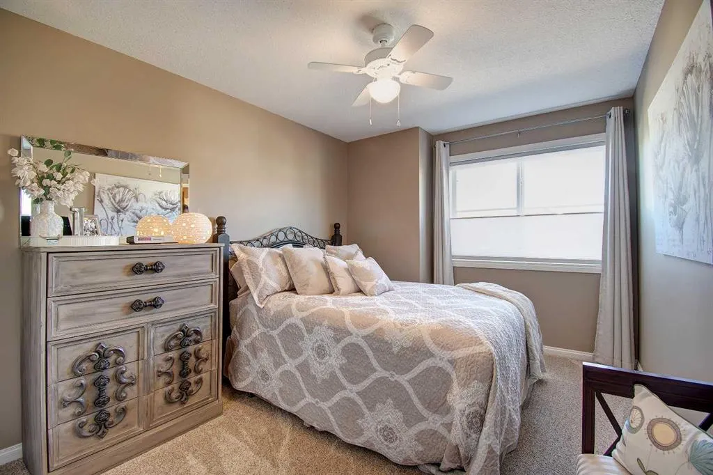 155 Royal Manor NW