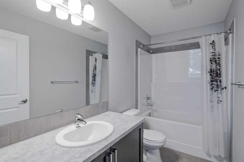 170 Carringvue Park NW
