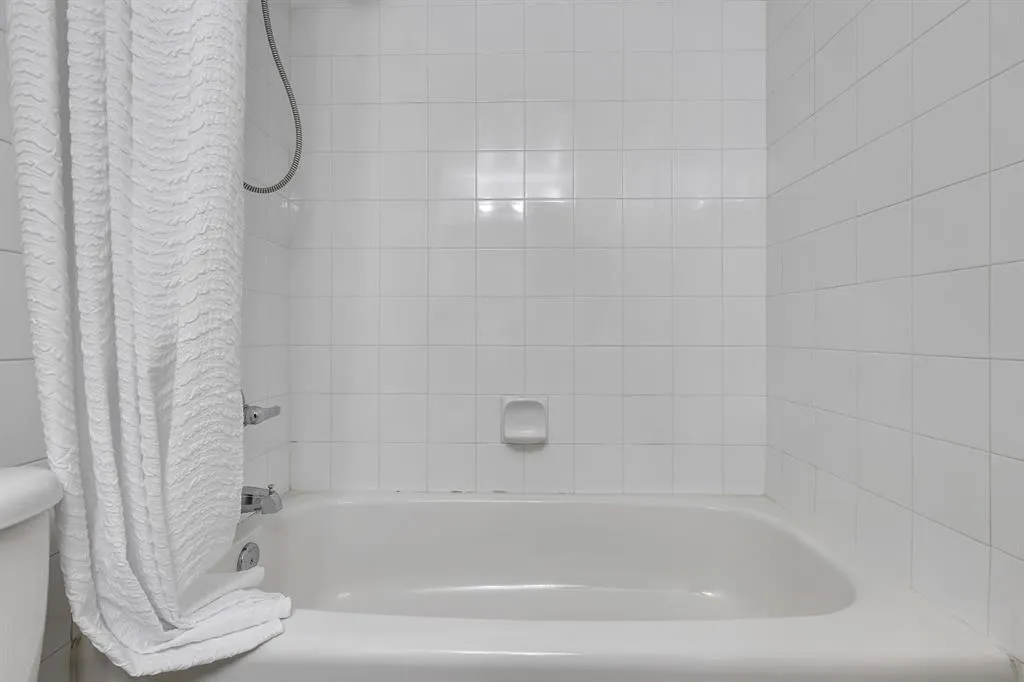 1123 13 Avenue SW, #106
