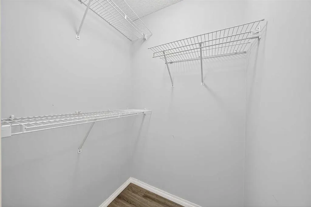 20 Country Hills View NW, #208