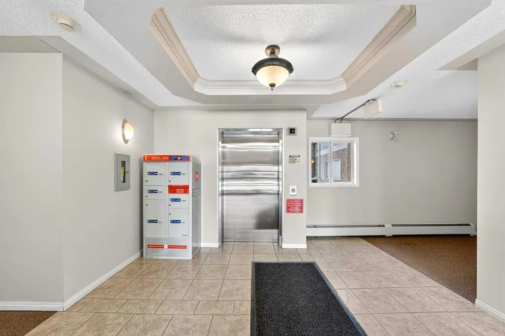20 Country Hills View NW, #208