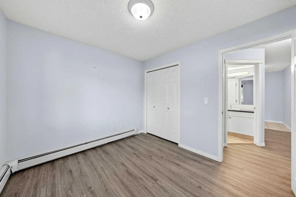 20 Country Hills View NW, #208
