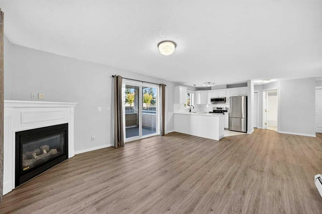 20 Country Hills View NW, #208