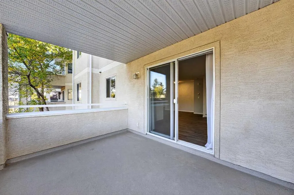 20 Country Hills View NW, #208