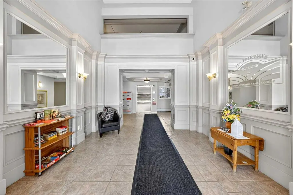 20 Country Hills View NW, #208