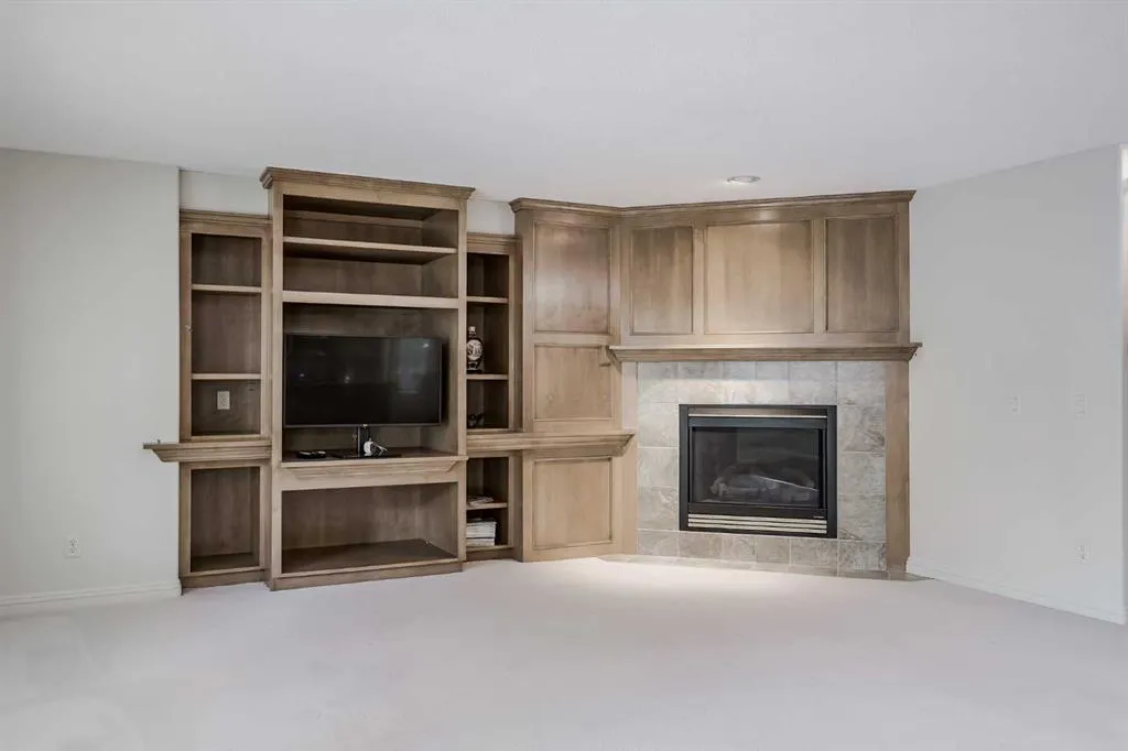 196 Everwillow Park SW