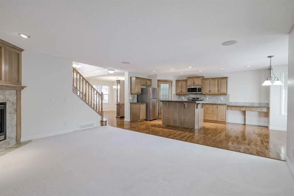 196 Everwillow Park SW