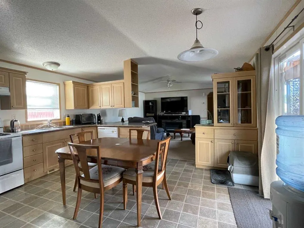 44 Dragonfly Crescent