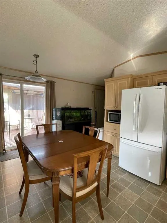 44 Dragonfly Crescent
