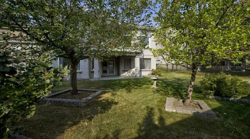 142 Mt Alberta View SE