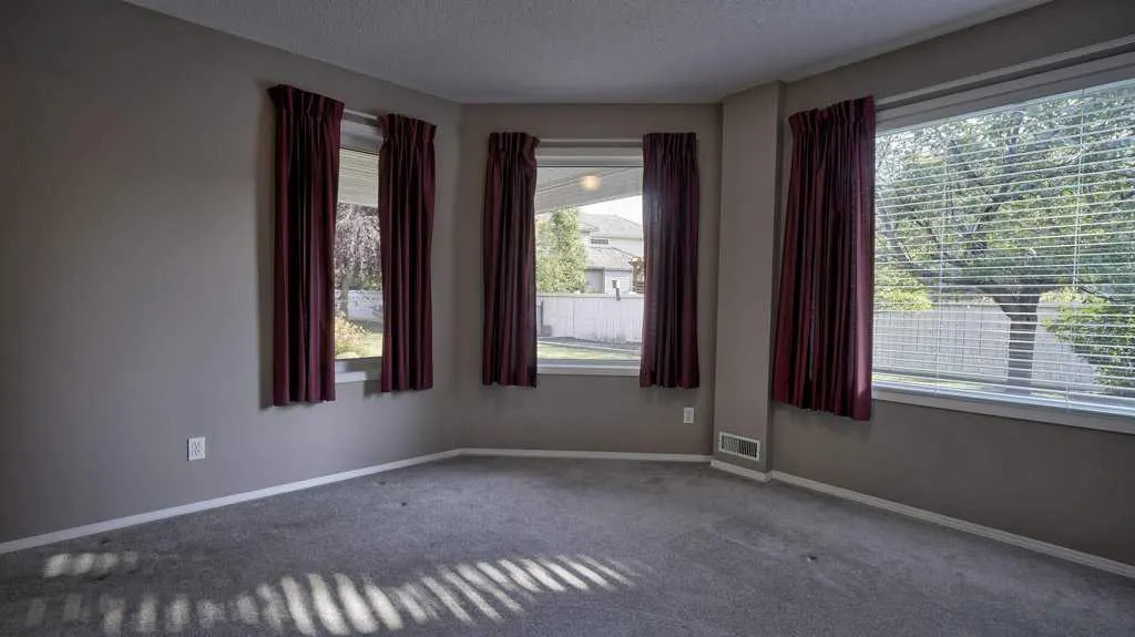 142 Mt Alberta View SE