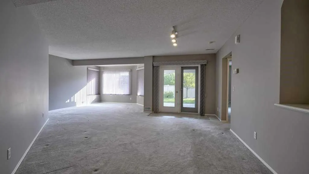 142 Mt Alberta View SE