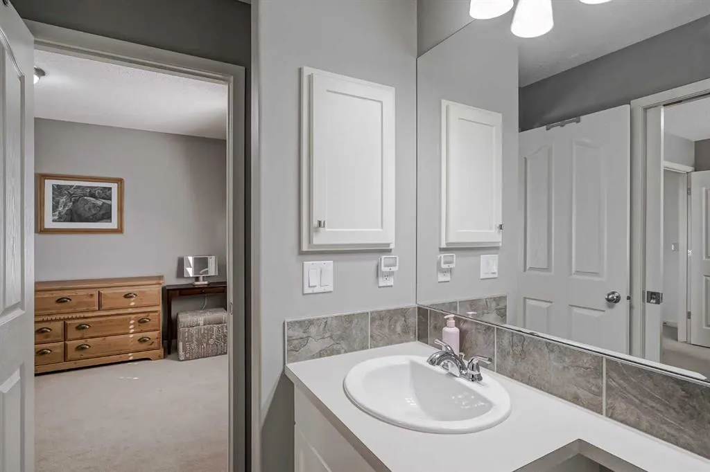 52 Autumn Court SE