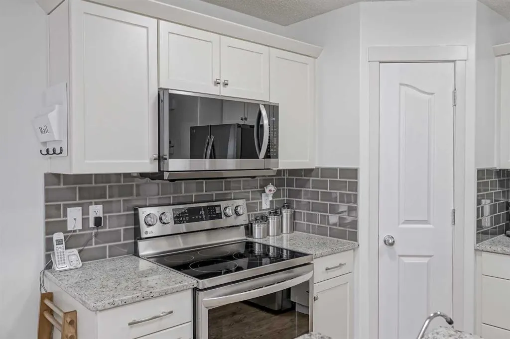 52 Autumn Court SE