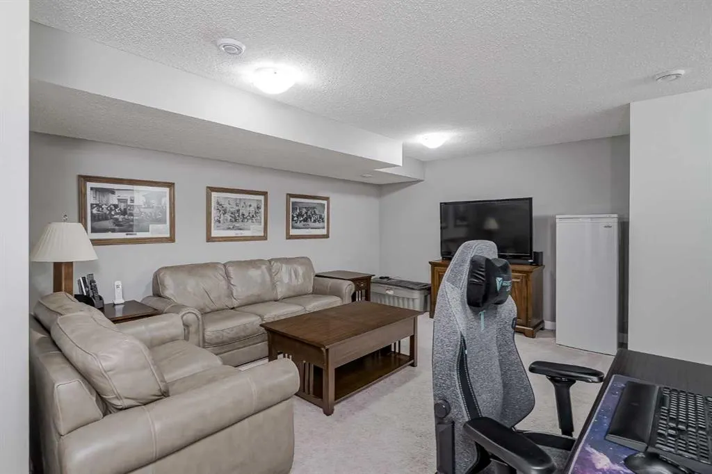 52 Autumn Court SE
