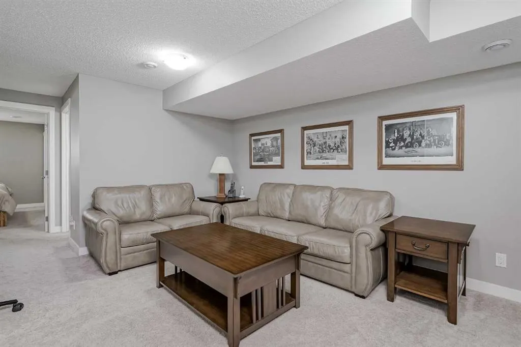 52 Autumn Court SE