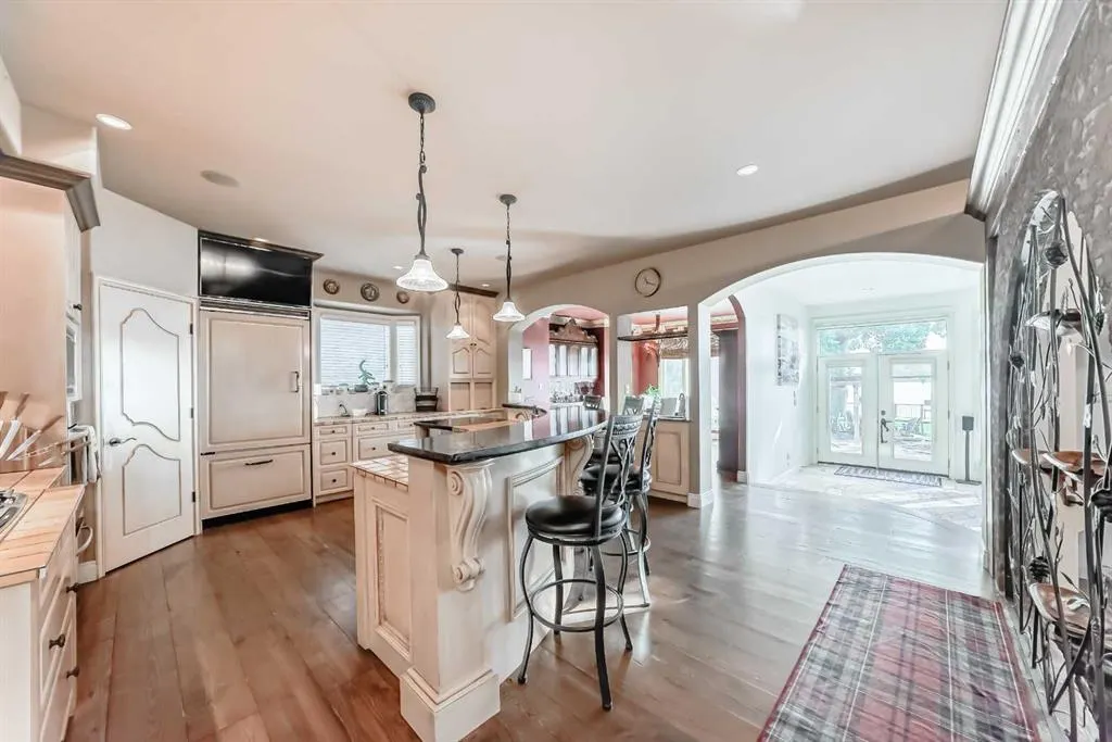 716 West Chestermere Drive