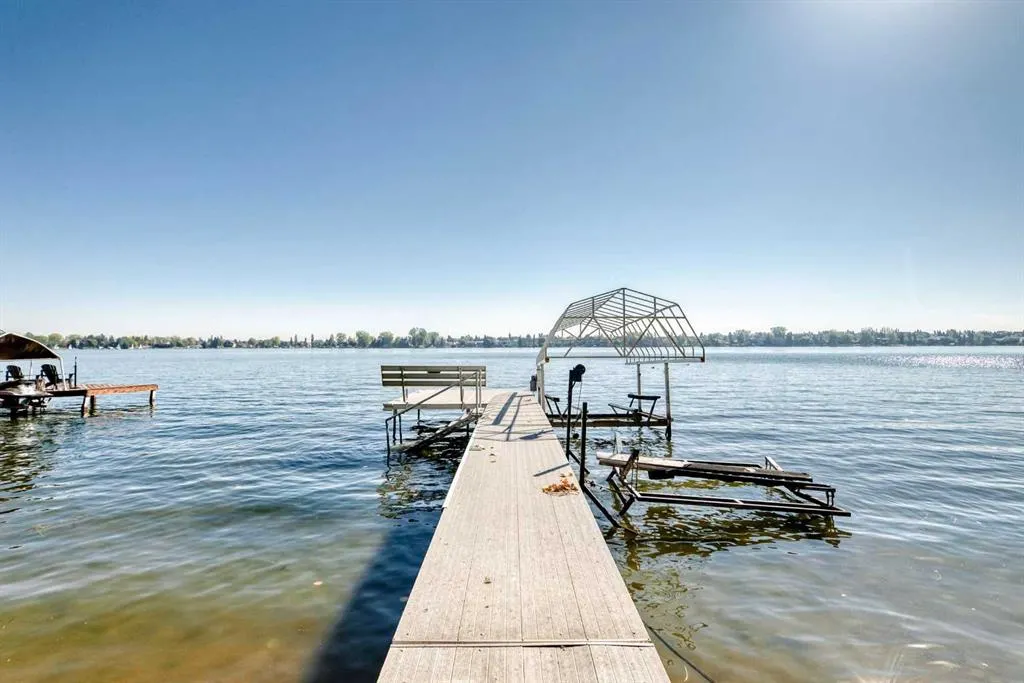 716 West Chestermere Drive