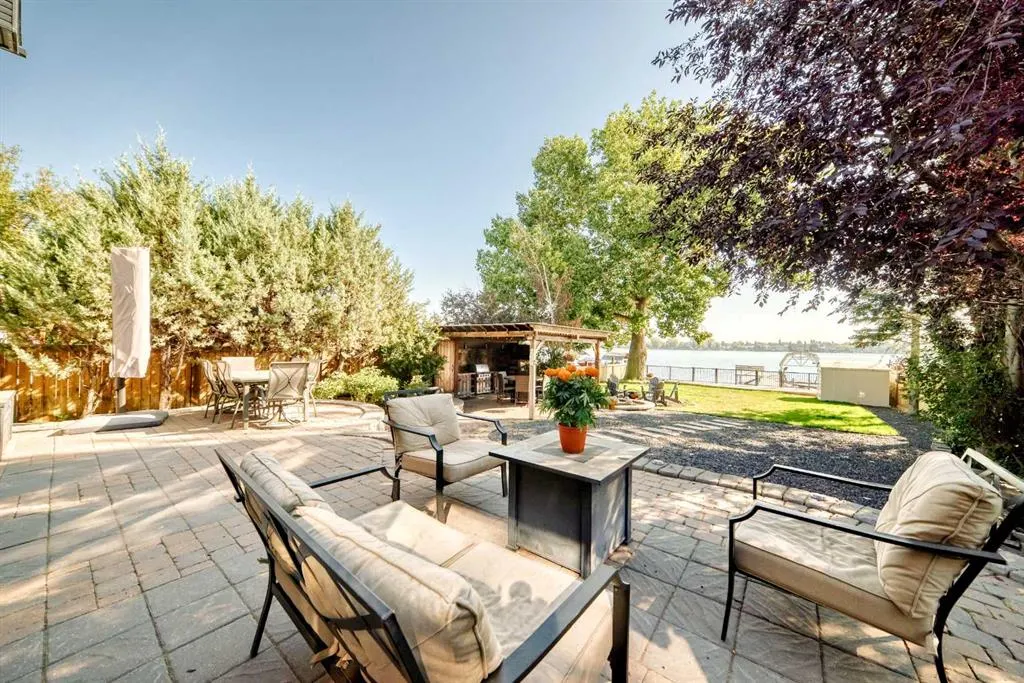 716 West Chestermere Drive