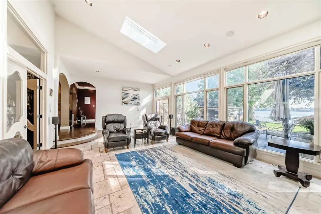 716 West Chestermere Drive