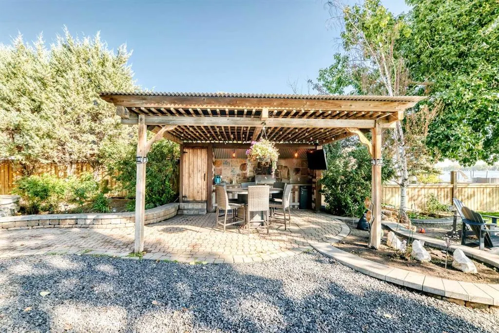716 West Chestermere Drive