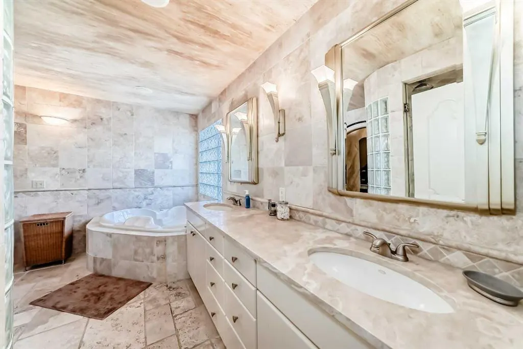 716 West Chestermere Drive