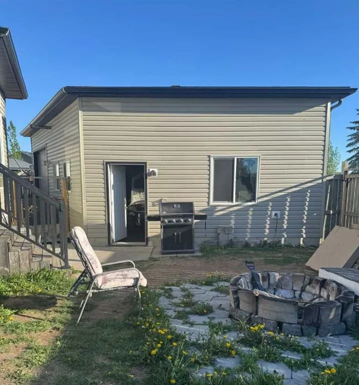 148 Stonegate Crescent NW