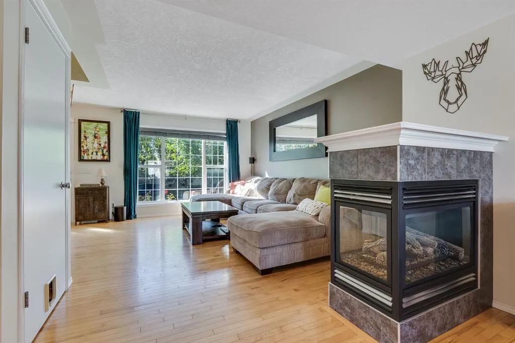 76 Prestwick Heights SE