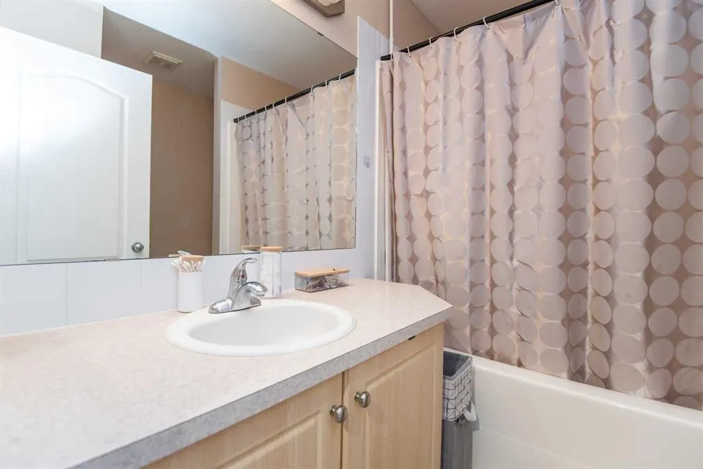 33 Donlevy Avenue, #125