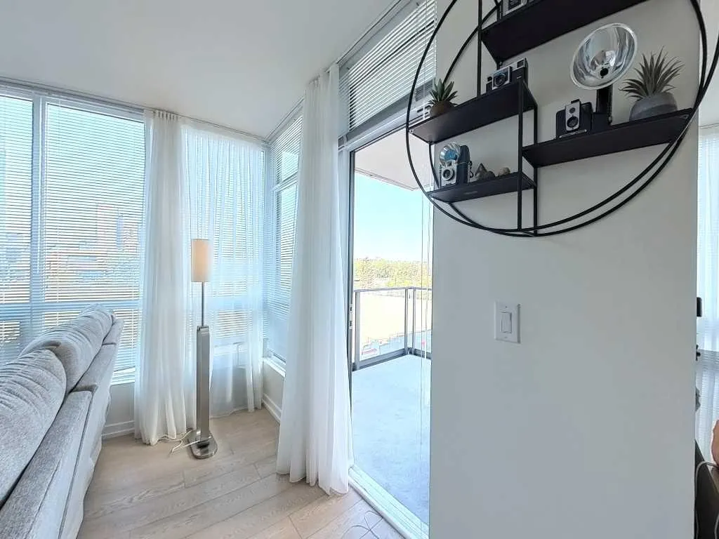 128 2 Street SW, #404